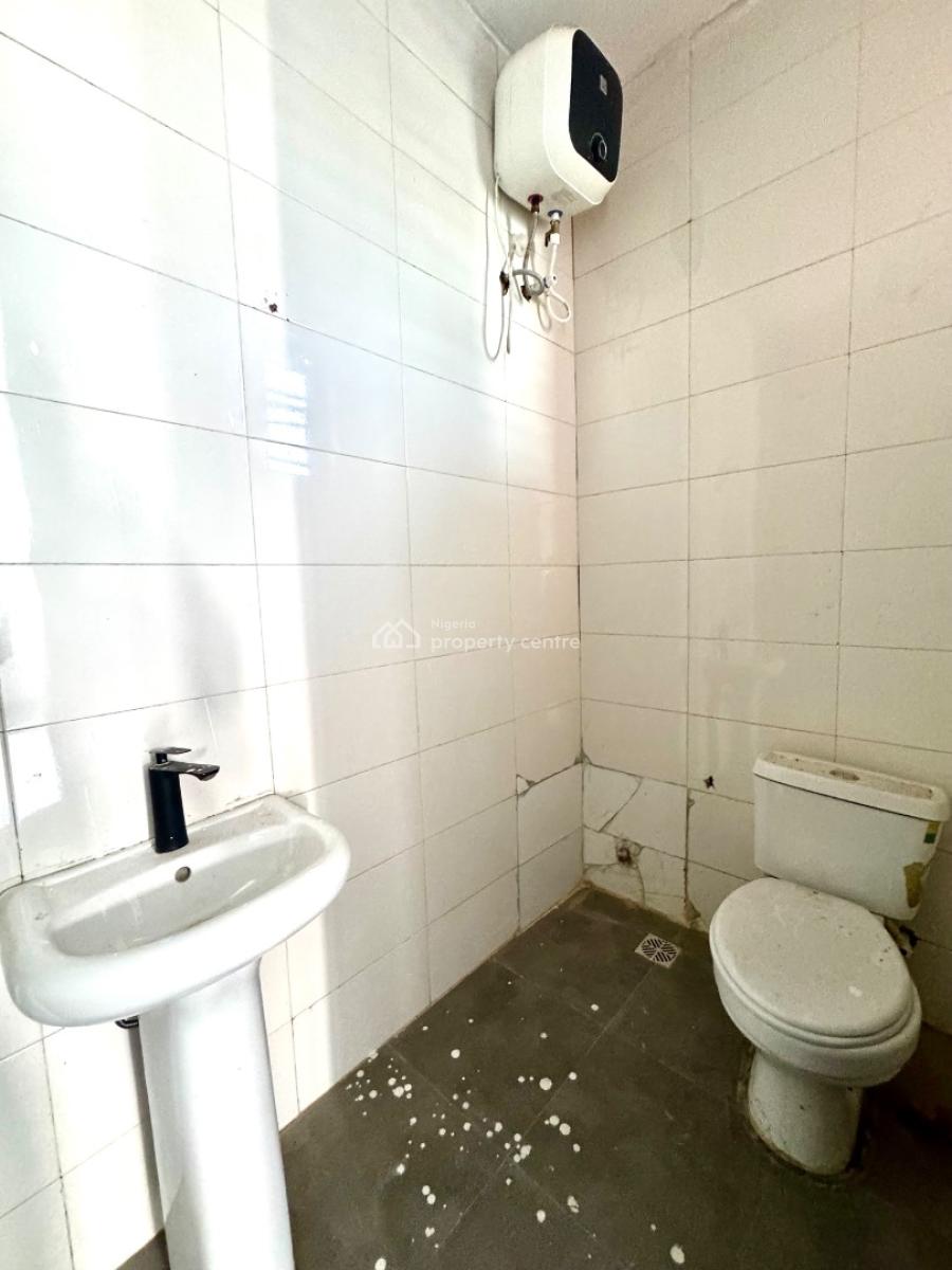 Good Deal 2 Bedroom Apartment, Ologolo, Lekki, Lagos, Flat / Apartment for Sale