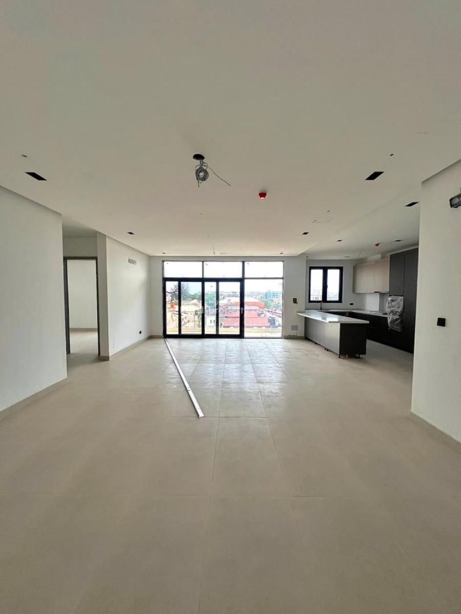 Exclusive 2 Bedroom Apartment with Spacious Rooms, Elevator, Lekki Phase 1, Lekki, Lagos, Flat / Apartment for Sale