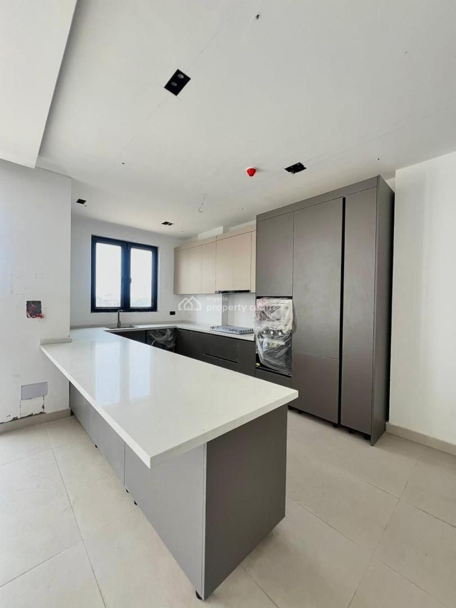 Exclusive 2 Bedroom Apartment with Spacious Rooms, Elevator, Lekki Phase 1, Lekki, Lagos, Flat / Apartment for Sale