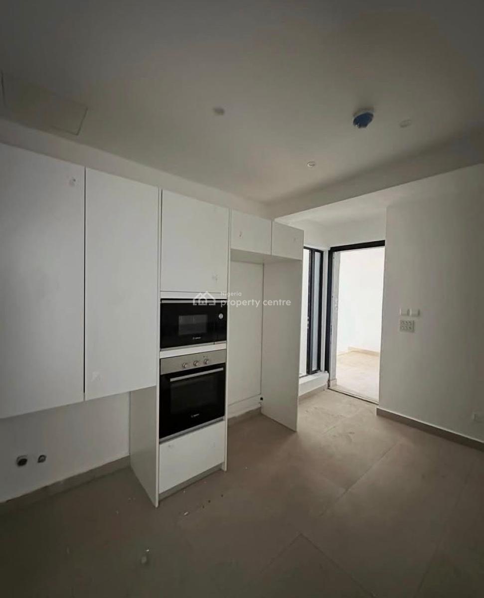 Spacious 3 Bedroom Apartment with Bq, Lekki Phase 1, Lekki, Lagos, Flat / Apartment for Rent