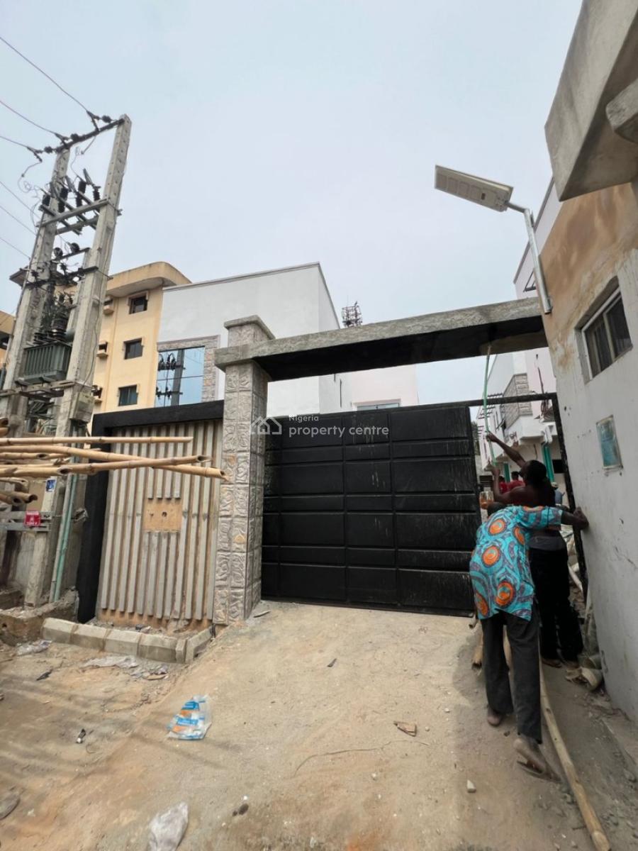 Luxurious 1 Bedroom Apartment, Obanikoro, Shomolu, Lagos, Flat / Apartment for Sale
