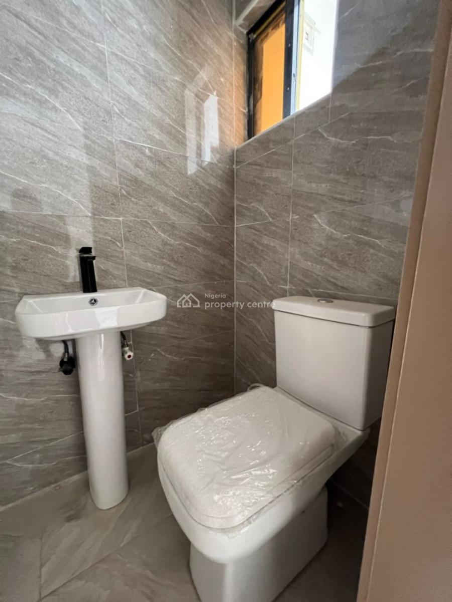 Luxurious 1 Bedroom Apartment, Obanikoro, Shomolu, Lagos, Flat / Apartment for Sale