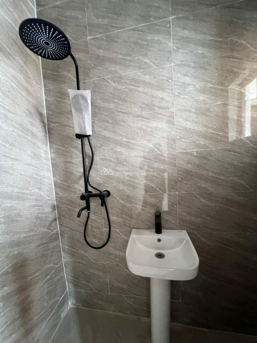 Luxurious 1 Bedroom Apartment, Obanikoro, Shomolu, Lagos, Flat / Apartment for Sale