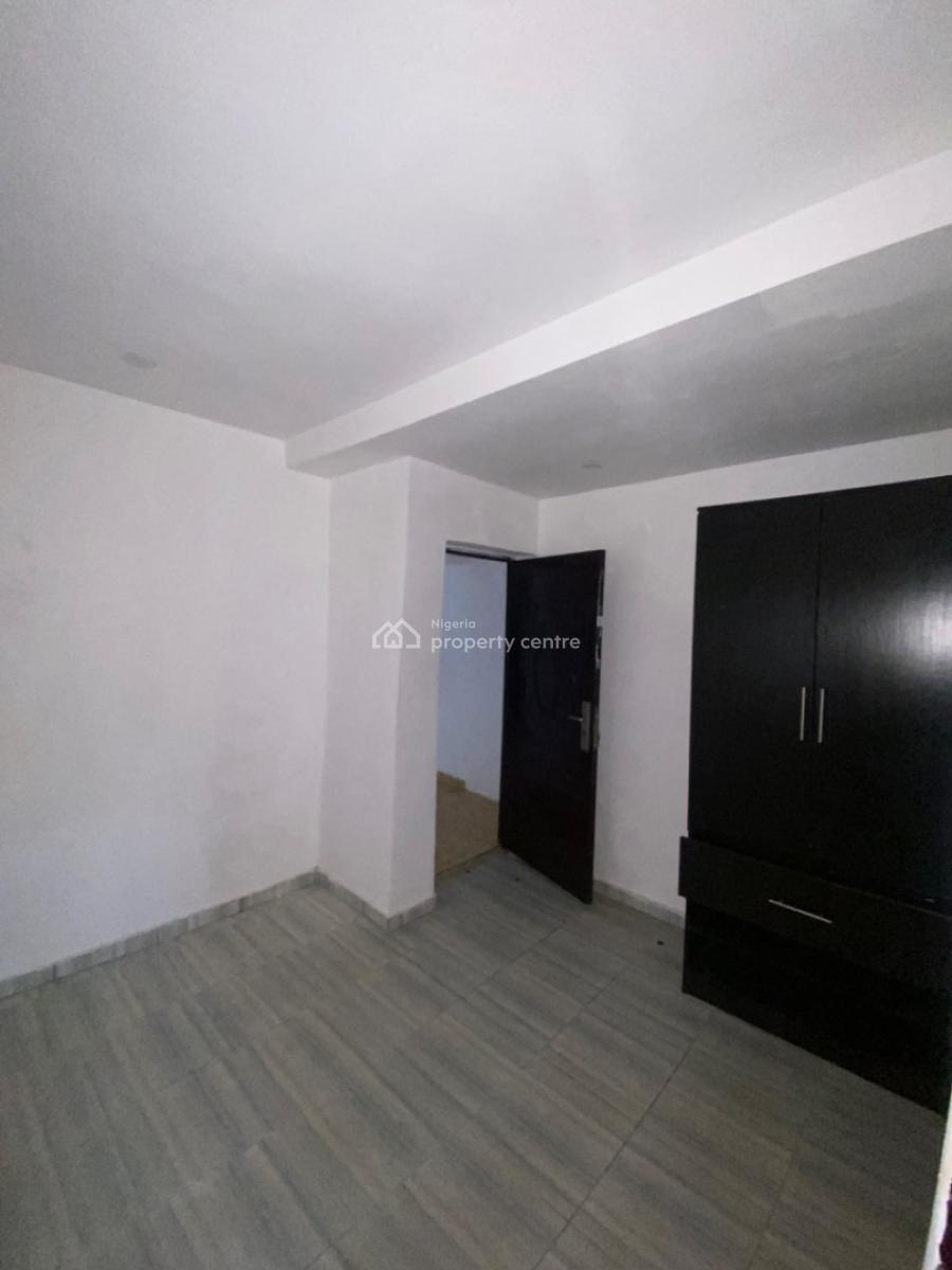 Luxury Clean 2 Bedroom Upstairs, Lbs, Sangotedo, Ajah, Lagos, Flat / Apartment for Rent