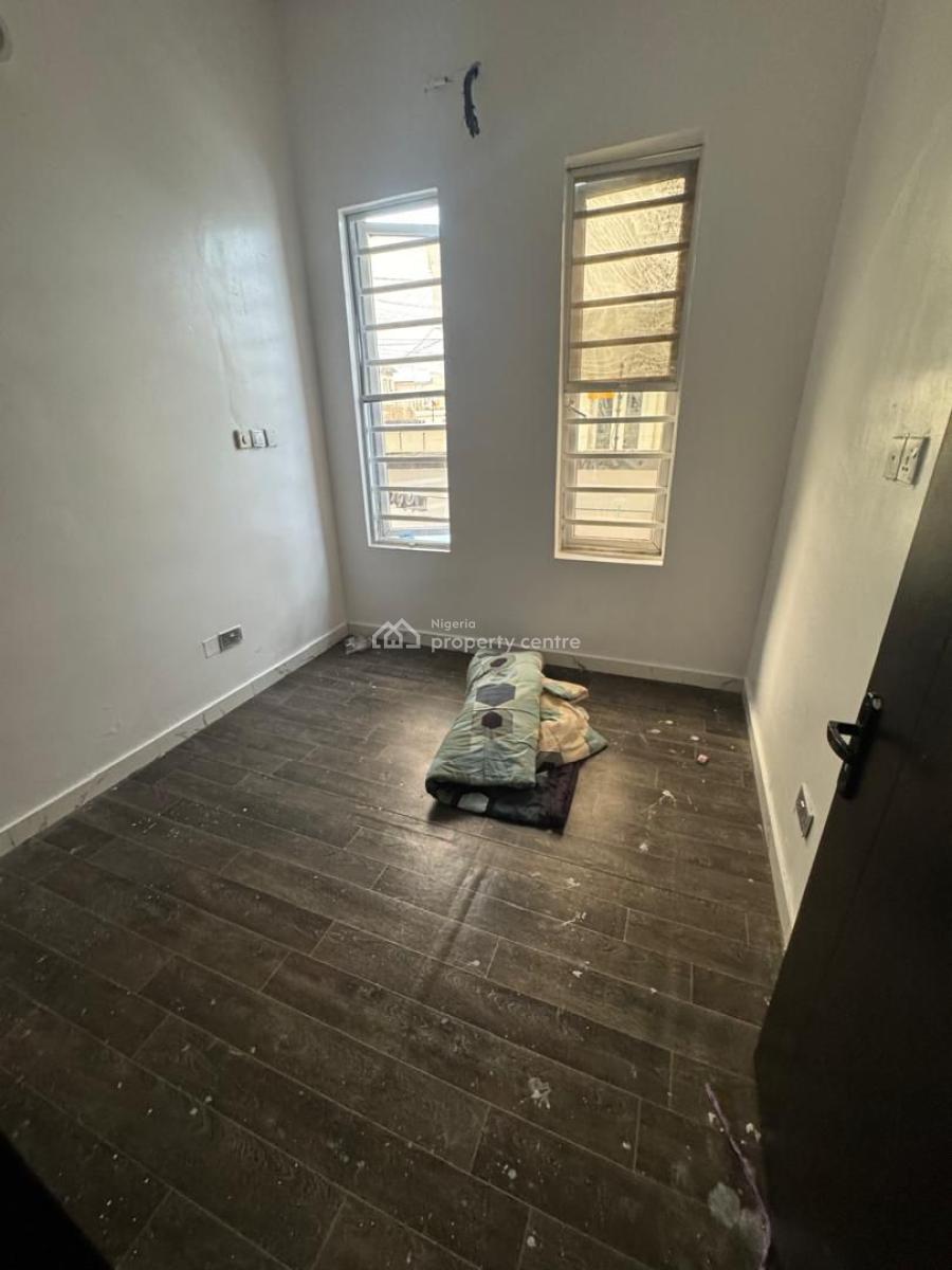 Spacious Room Shared Only Kitchen, Royal Pine Estate Orchid Road, Lekki, Lagos, Self Contain (single Rooms) for Rent