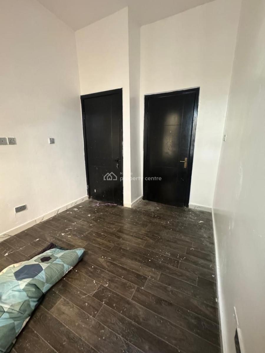 Spacious Room Shared Only Kitchen, Royal Pine Estate Orchid Road, Lekki, Lagos, Self Contain (single Rooms) for Rent