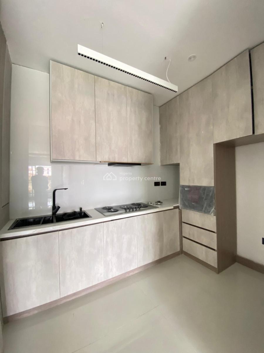 Beautiful 2bedroom Apartment with an Elevator,bq,pool and Gym, Lekki Phase 1, Lekki, Lagos, Flat / Apartment for Sale