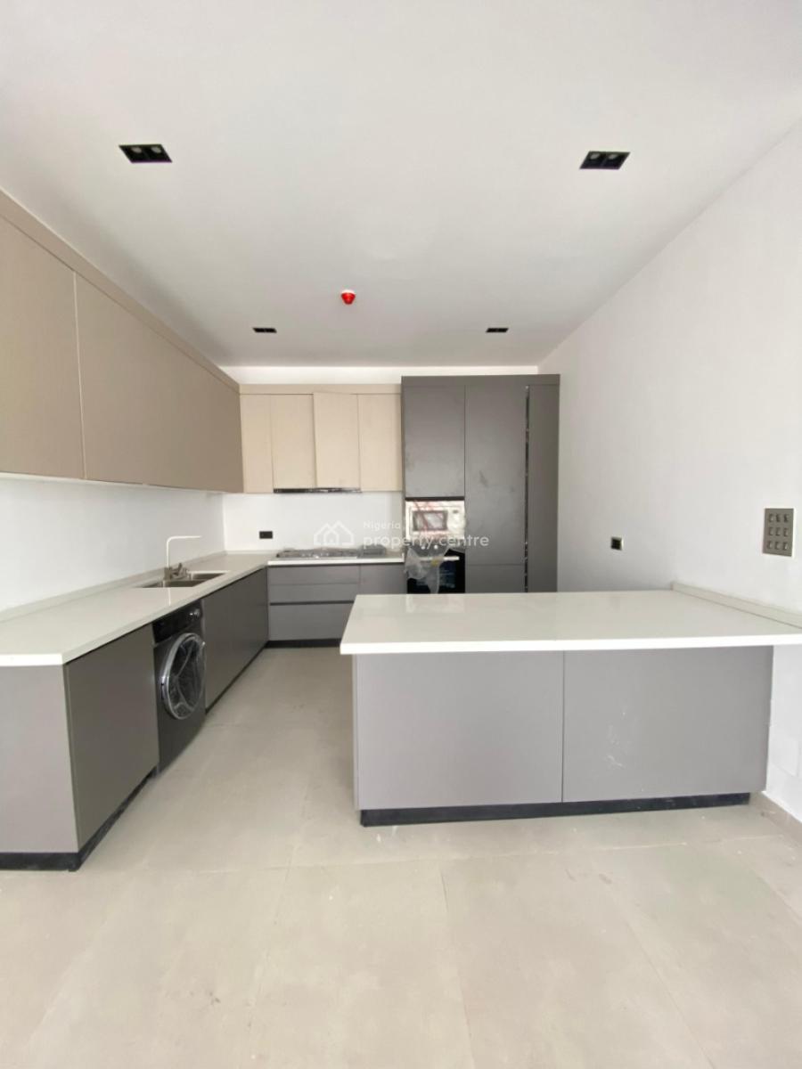 Excellent 3bedroom Apartment with an Elevator,bq and Pool, Lekki Phase 1, Lekki, Lagos, Flat / Apartment for Sale