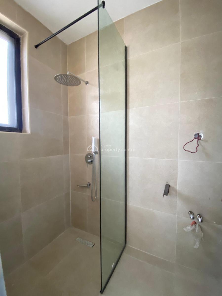 Excellent 3bedroom Apartment with an Elevator,bq and Pool, Lekki Phase 1, Lekki, Lagos, Flat / Apartment for Sale