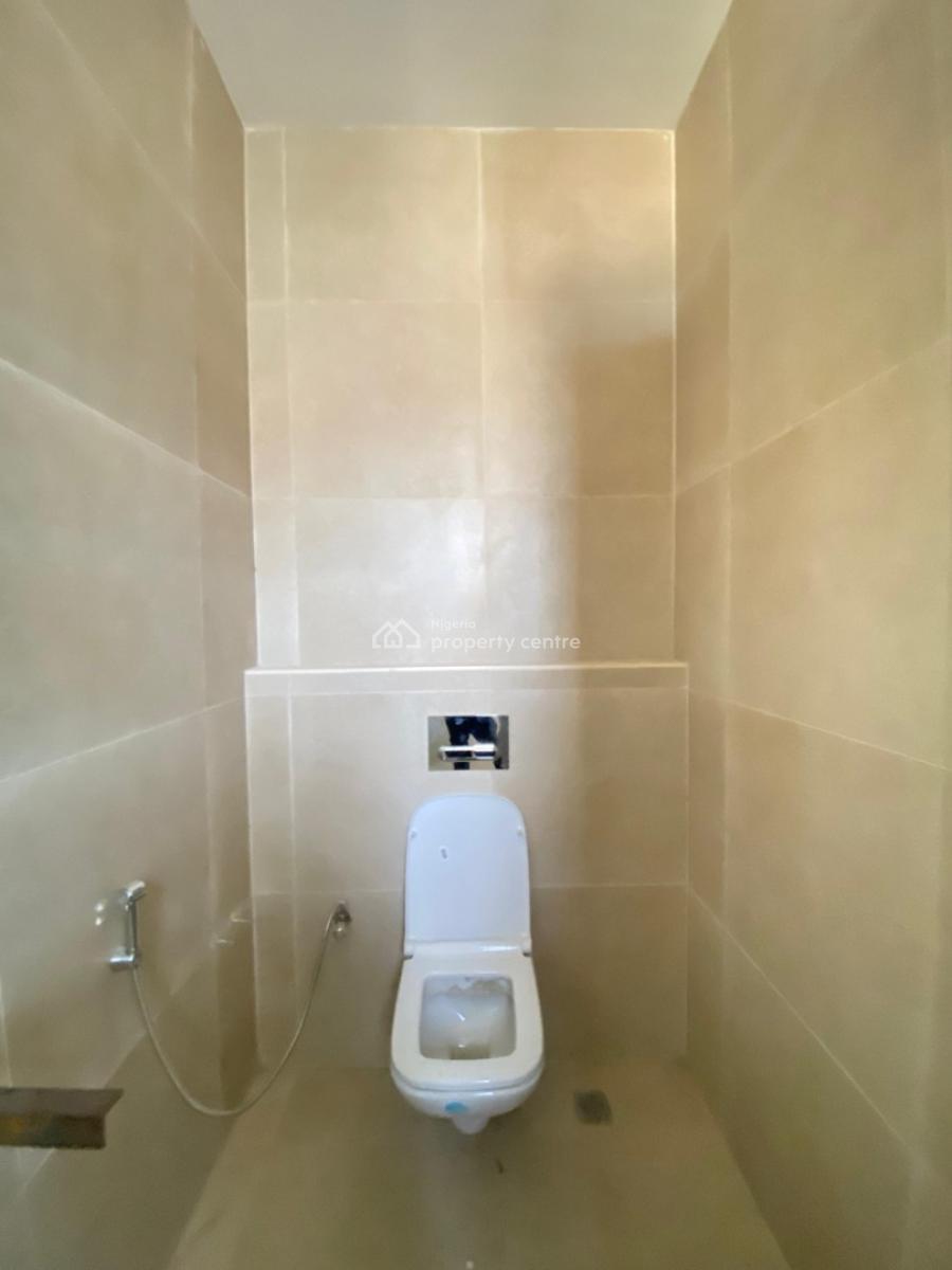 Excellent 3bedroom Apartment with an Elevator,bq and Pool, Lekki Phase 1, Lekki, Lagos, Flat / Apartment for Sale