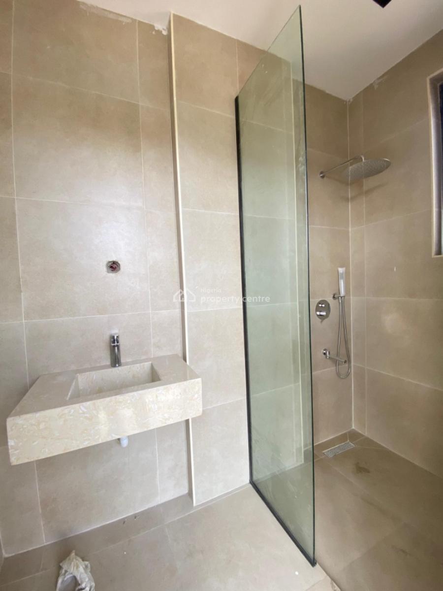 Excellent 3bedroom Apartment with an Elevator,bq and Pool, Lekki Phase 1, Lekki, Lagos, Flat / Apartment for Sale