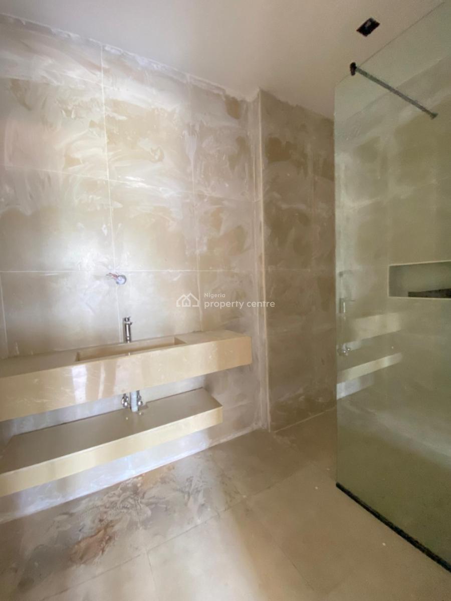 Excellent 3bedroom Apartment with an Elevator,bq and Pool, Lekki Phase 1, Lekki, Lagos, Flat / Apartment for Sale
