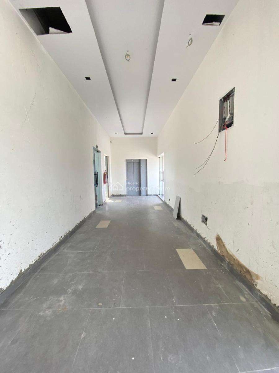 Excellent 3bedroom Apartment with an Elevator,bq and Pool, Lekki Phase 1, Lekki, Lagos, Flat / Apartment for Sale