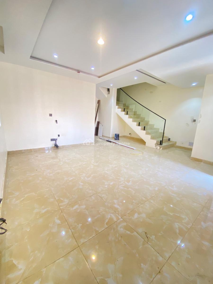 Exquisite 4 Bedroom Semi Detached House with Bq, Ologolo, Ologolo, Lekki, Lagos, Semi-detached Duplex for Rent
