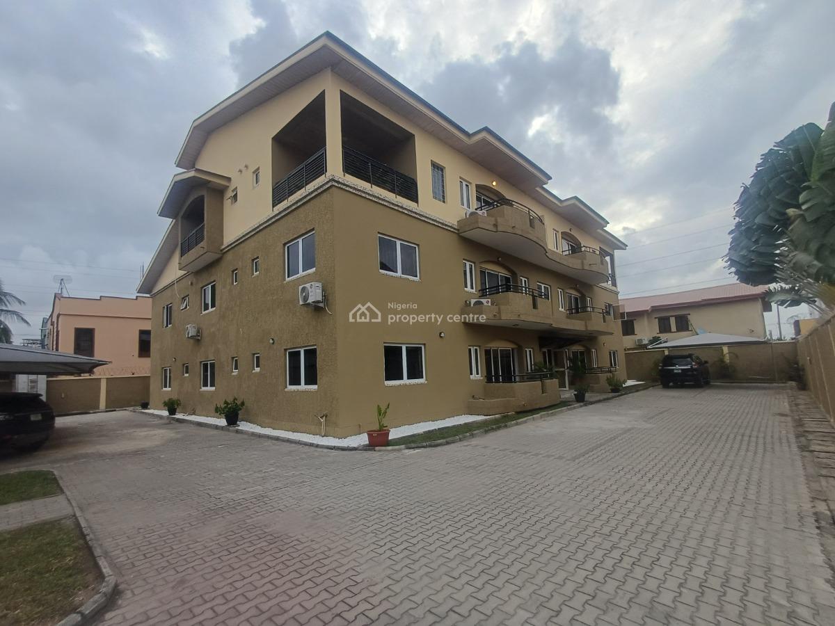 Clean 3bedroom Flat with Bq, Off Admiralty Way, Lekki Phase 1, Lekki, Lagos, Flat / Apartment for Rent