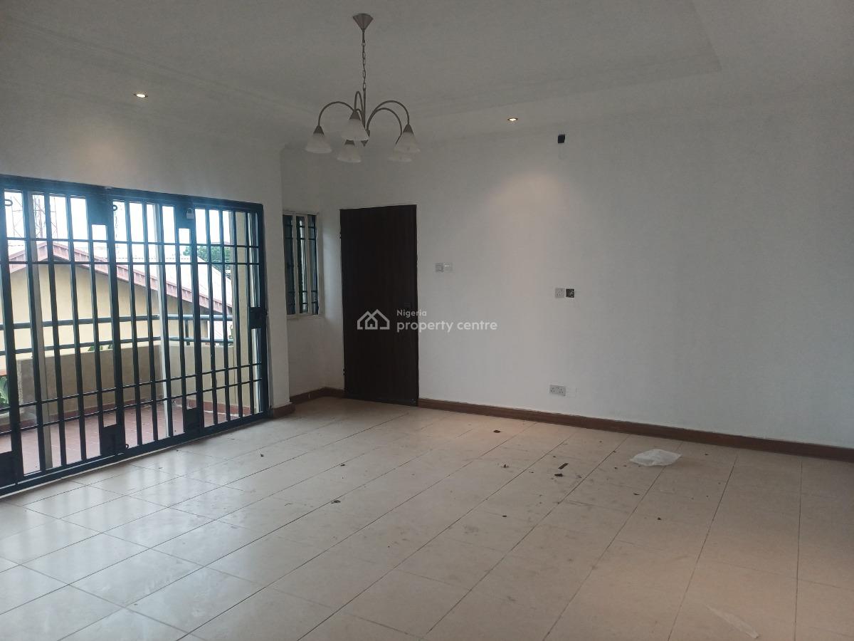 Clean 3bedroom Flat with Bq, Off Admiralty Way, Lekki Phase 1, Lekki, Lagos, Flat / Apartment for Rent