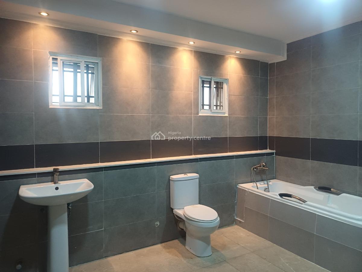 Clean 3bedroom Flat with Bq, Off Admiralty Way, Lekki Phase 1, Lekki, Lagos, Flat / Apartment for Rent