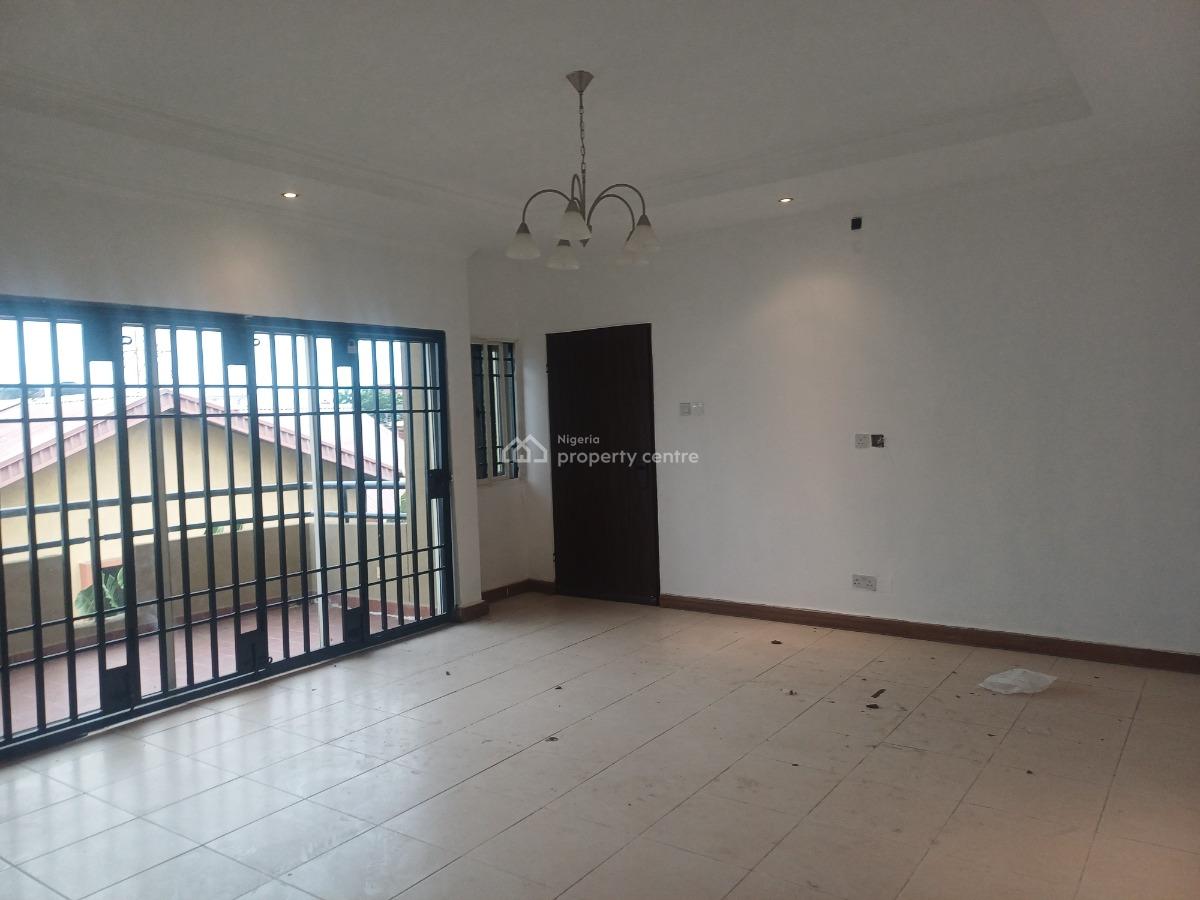 Clean 3bedroom Flat with Bq, Off Admiralty Way, Lekki Phase 1, Lekki, Lagos, Flat / Apartment for Rent