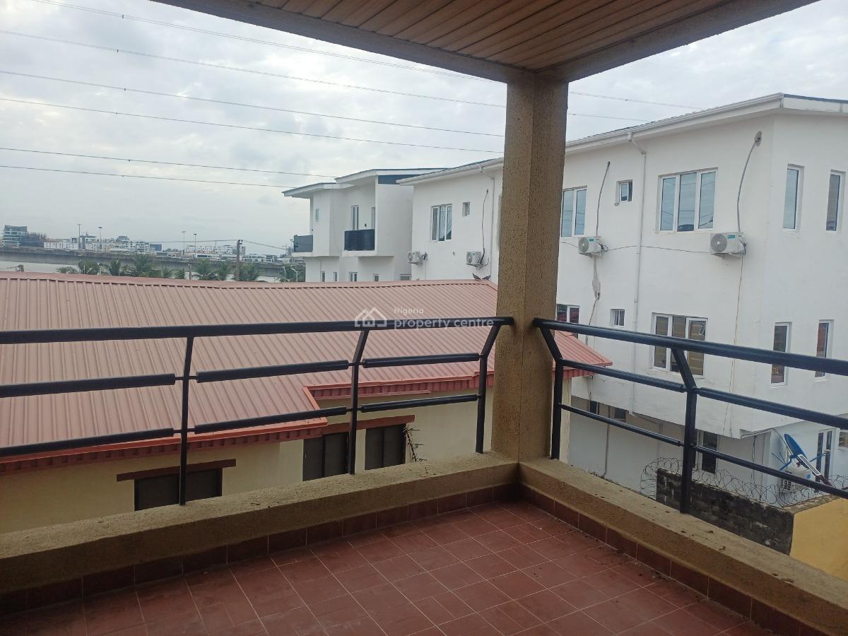 Clean 3bedroom Flat with Bq, Off Admiralty Way, Lekki Phase 1, Lekki, Lagos, Flat / Apartment for Rent