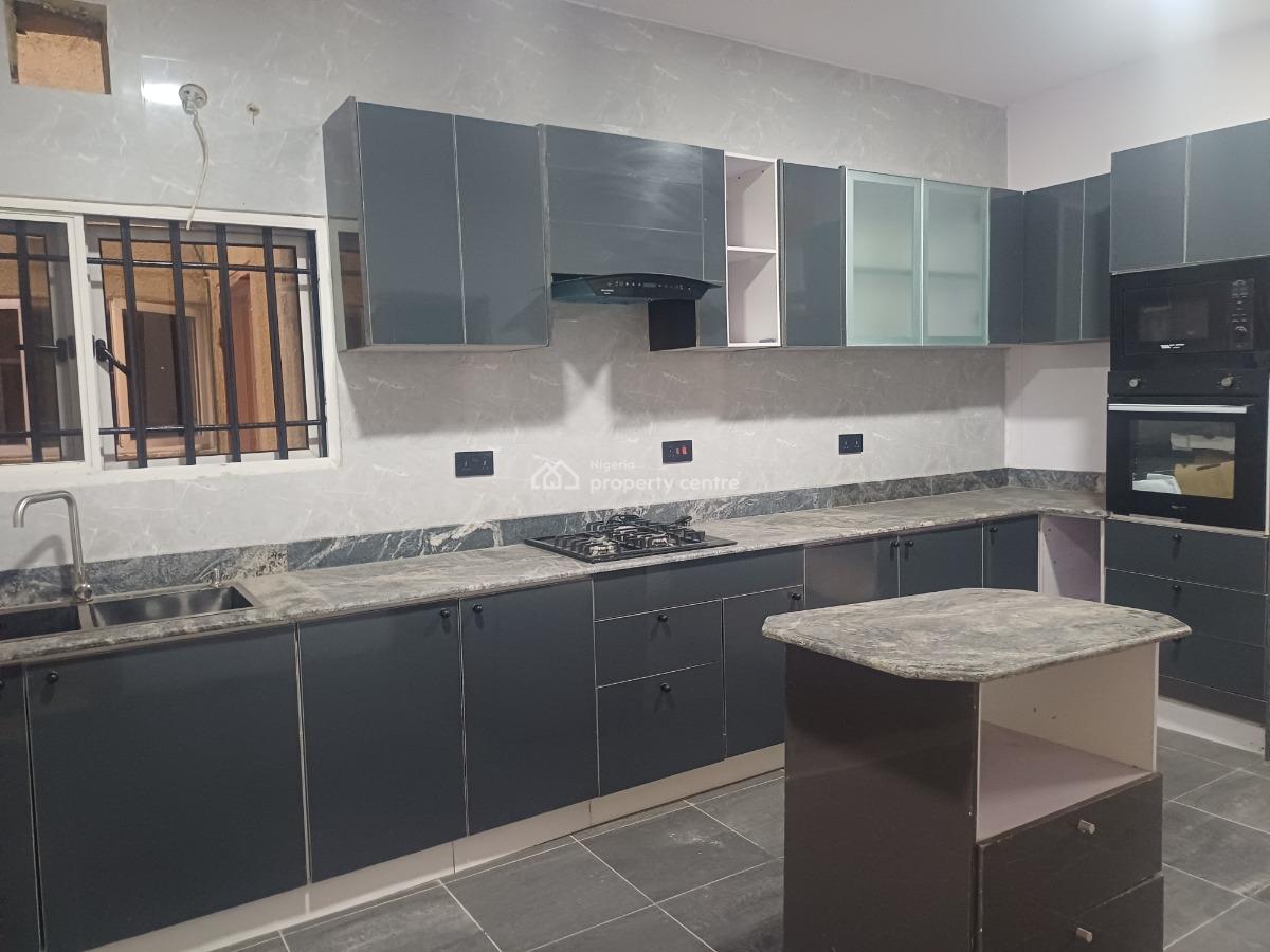 Clean 3bedroom Flat with Bq, Off Admiralty Way, Lekki Phase 1, Lekki, Lagos, Flat / Apartment for Rent