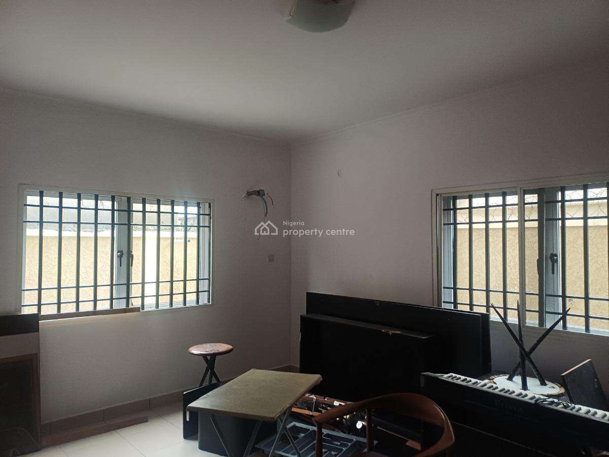 Clean 3bedroom Flat with Bq, Off Admiralty Way, Lekki Phase 1, Lekki, Lagos, Flat / Apartment for Rent