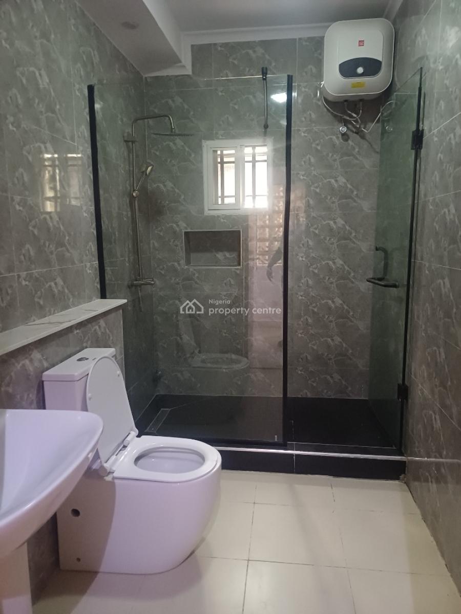 Clean 3bedroom Flat with Bq, Off Admiralty Way, Lekki Phase 1, Lekki, Lagos, Flat / Apartment for Rent
