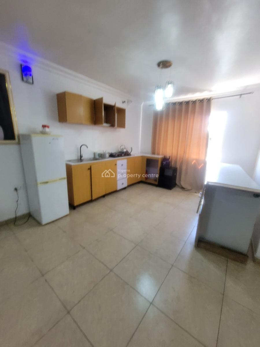 Fully-furnished 1-bedroom Apartment  & a Bq, Primewater View Estate, Lekki Phase 1, Lekki, Lagos, Flat / Apartment for Rent