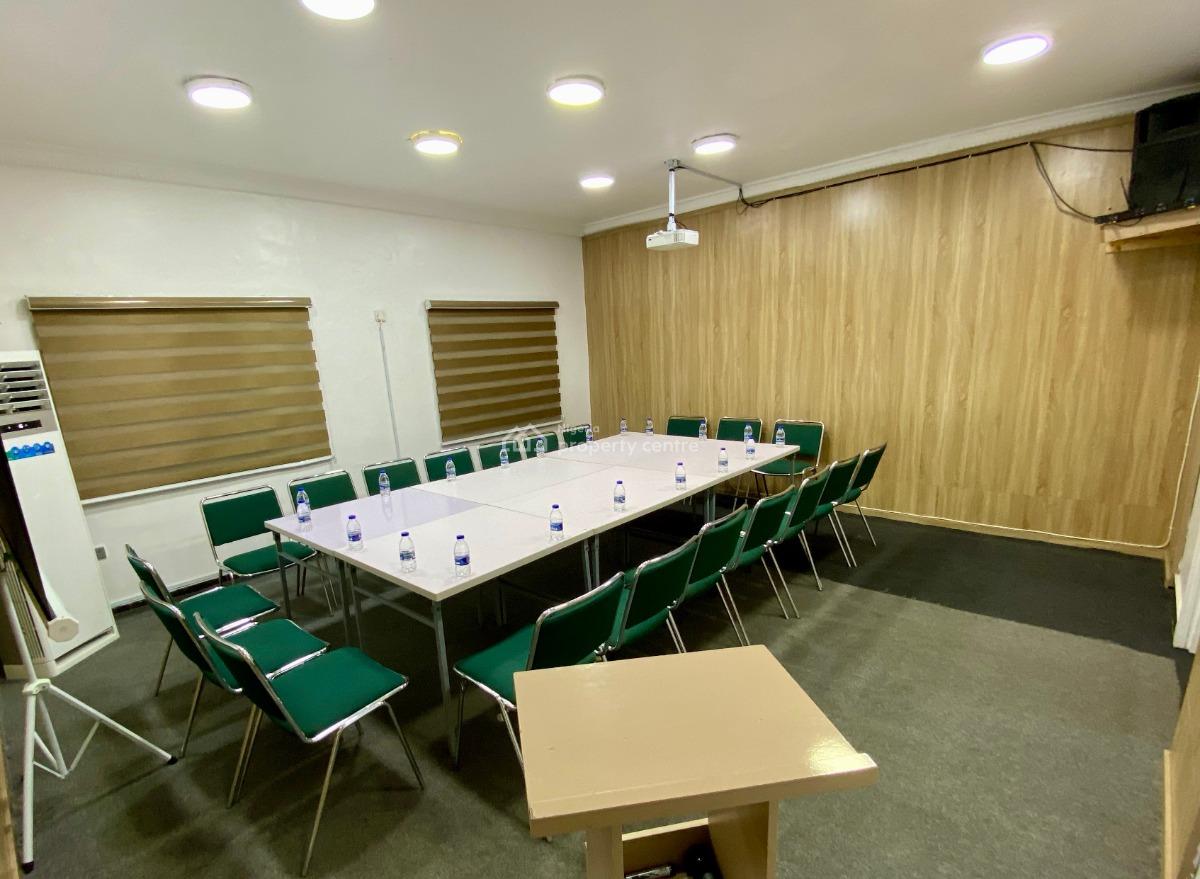 Boardroom/roundtable/strategy/meeting Room, Off Freedom Way, Lekki Phase 1, Lekki, Lagos, Conference / Meeting / Training Room for Rent