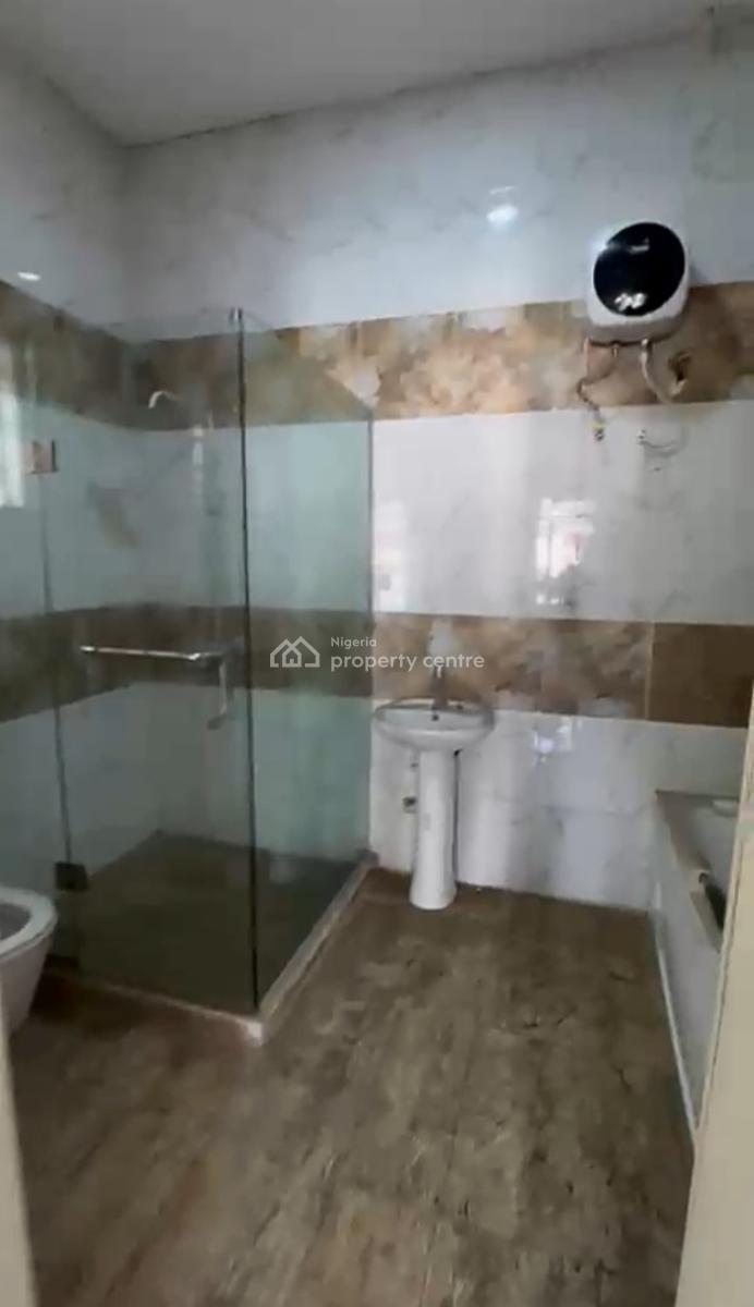 Luxury Master Bedroom in a Serene and Secured Estate, Orchid, Maple Estate, Lekki, Lekki, Lagos, Flat / Apartment for Rent