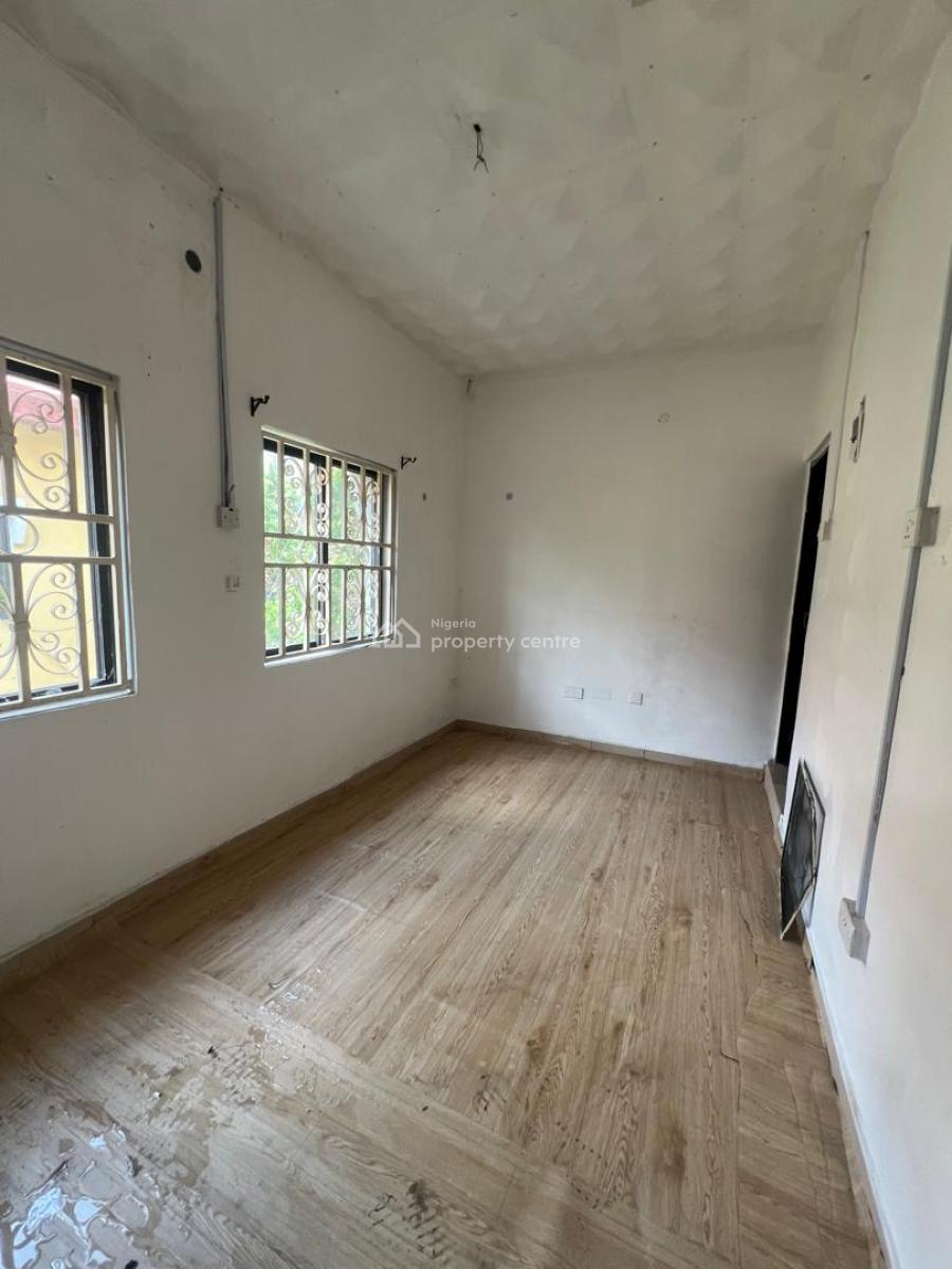 Luxurious, Standard, and Very Spacious Studio Apartment  Upstairs, Lekki Phase 1, Lekki, Lagos, Self Contain (single Rooms) for Rent