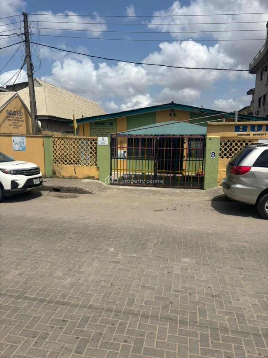 Demolishable Bungalow Used for School, Shomolu, Lagos, Detached Bungalow for Sale