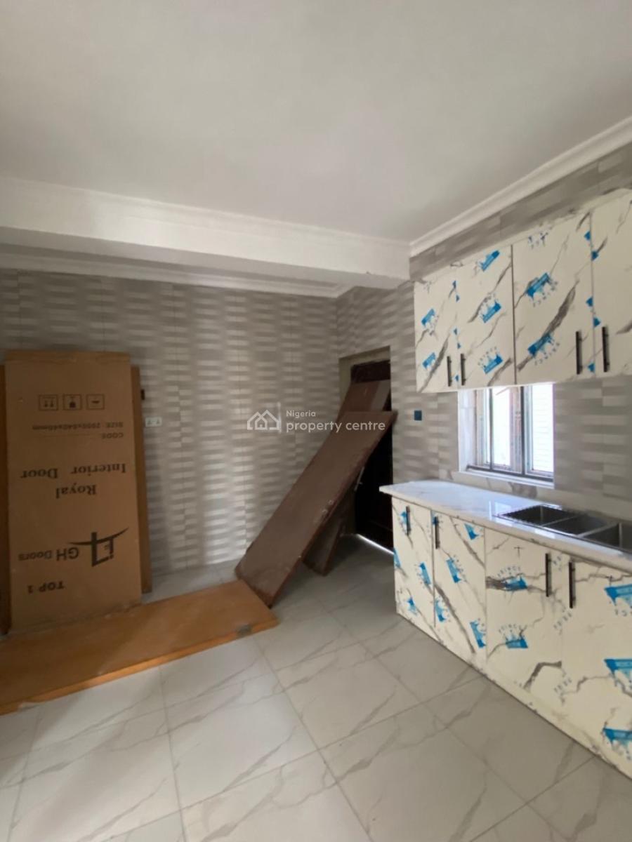 Spacious Well Built 5 Bedroom Fully Detached, Mobil Road Ilaje, Ajah, Lagos, Detached Duplex for Sale