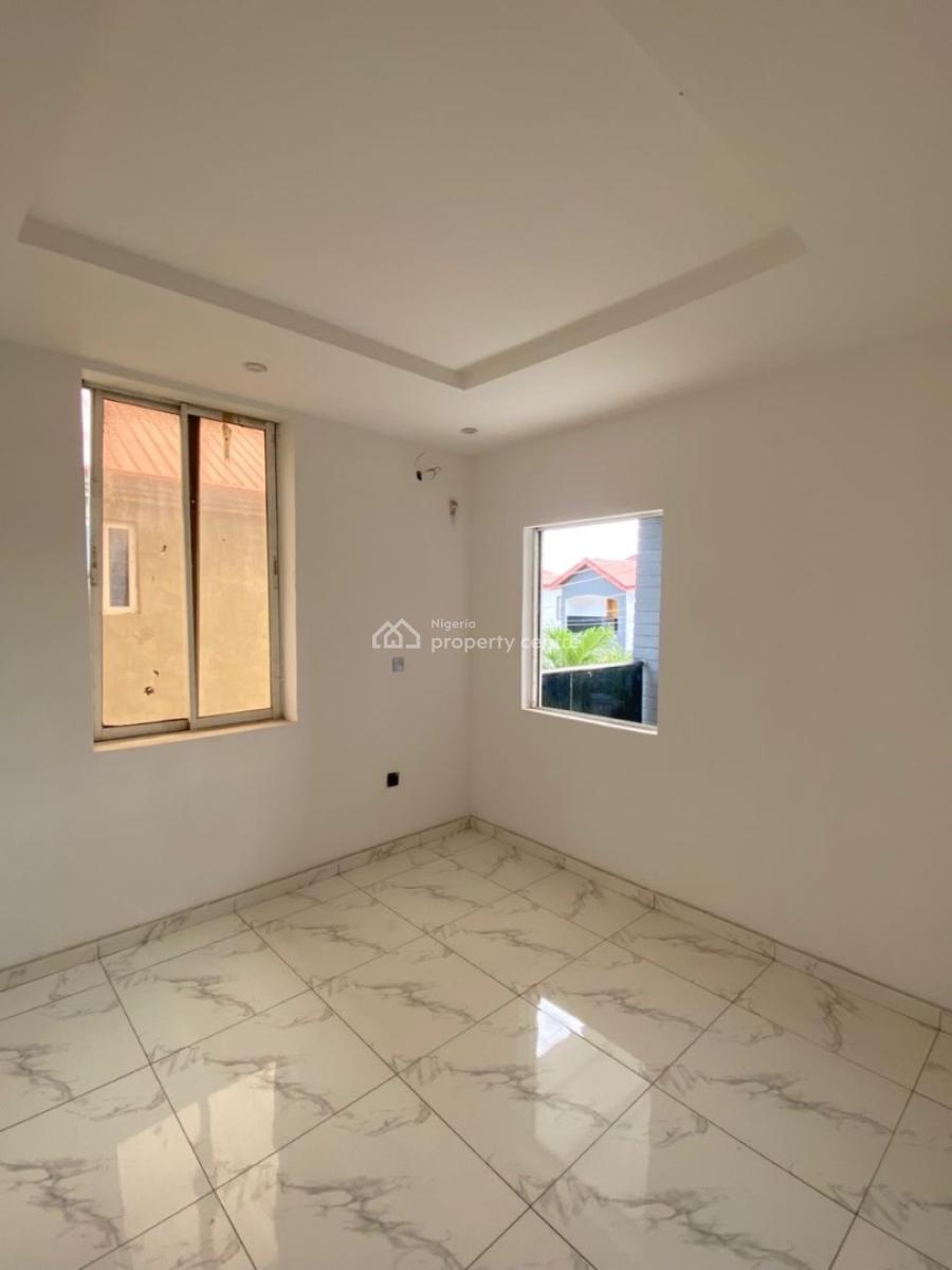 Spacious Well Built 5 Bedroom Fully Detached, Mobil Road Ilaje, Ajah, Lagos, Detached Duplex for Sale