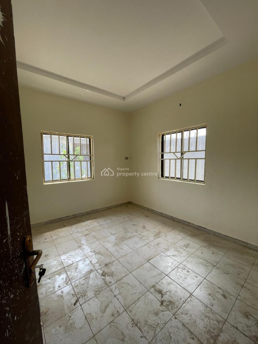 Renovated 2bedroom Apartment in a Secure Environment, Kubwa District, Kubwa, Abuja, Flat / Apartment for Rent