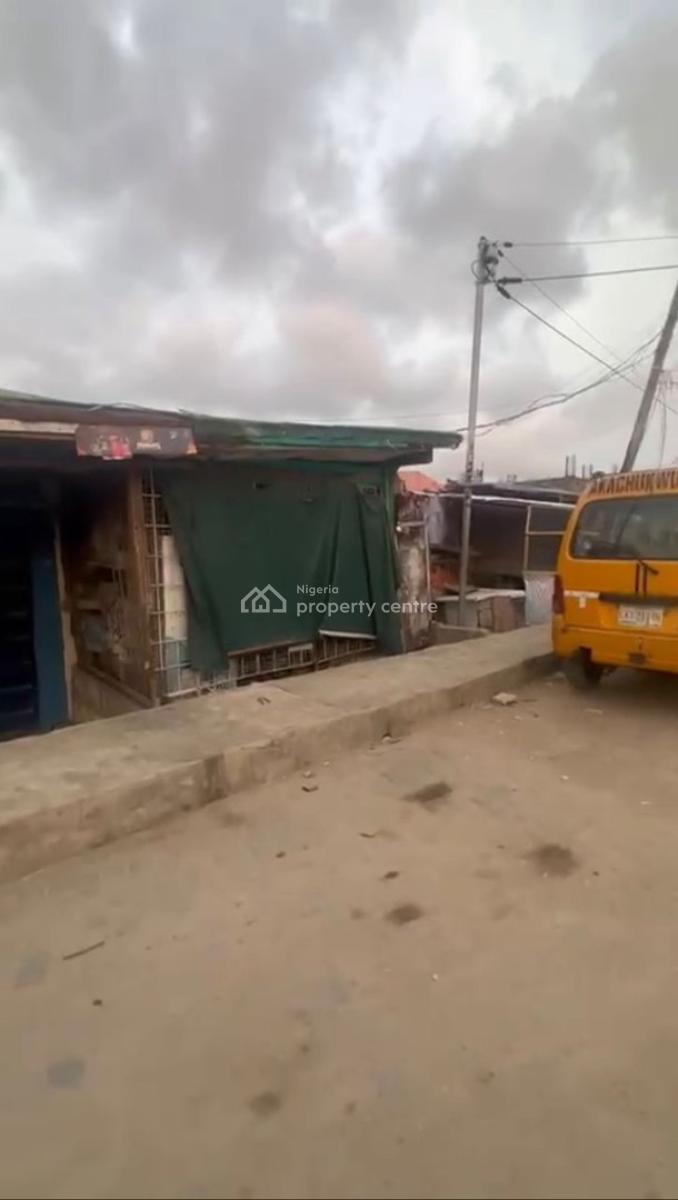 Standard Bungalow Full Plot Land with Mini Flats & Units of Self Con, Abule Oja, Yaba, Lagos, Land for Sale