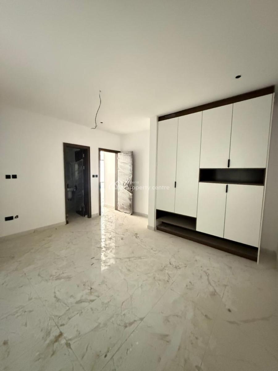 Brand New Luxurious 2 Bedroom Apartment, Lekki Phase 1, Lekki, Lagos, Block of Flats for Sale