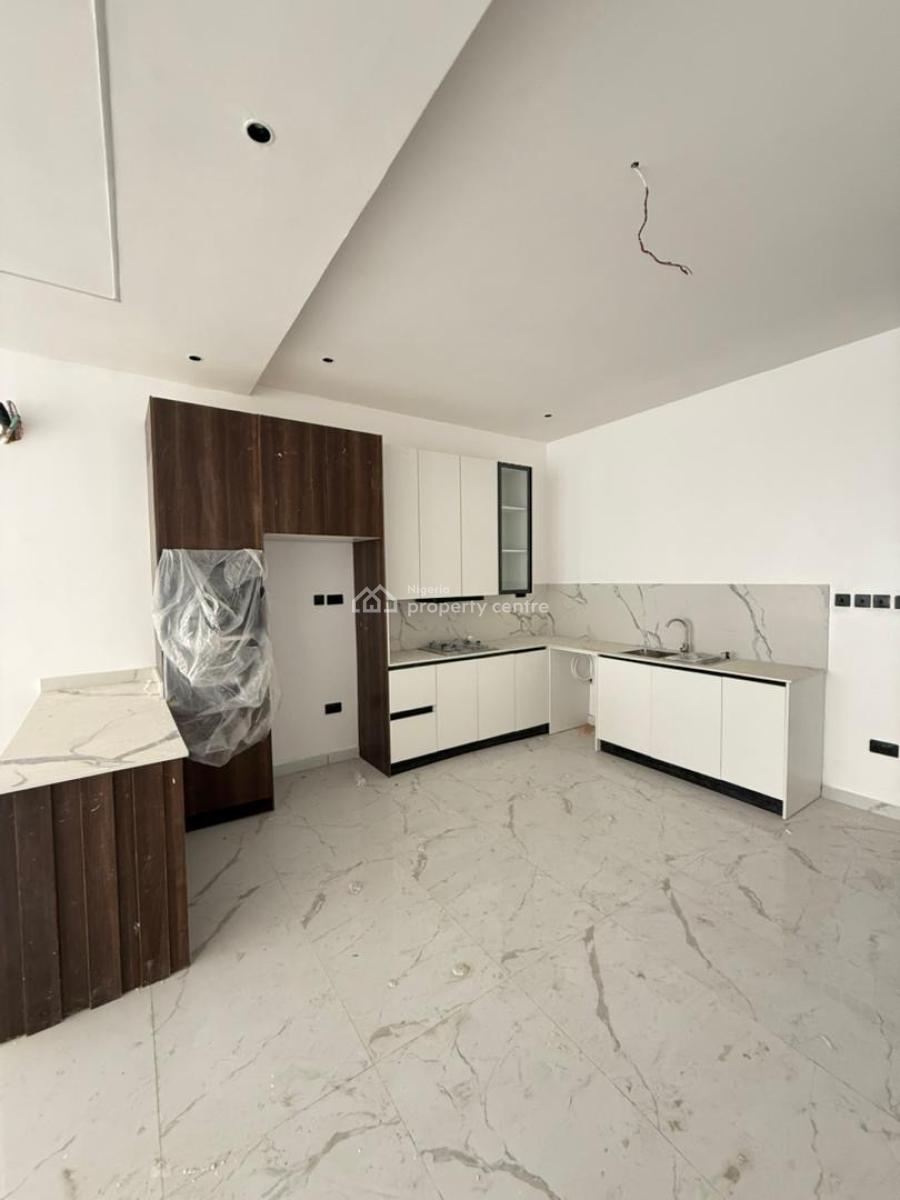 Brand New Luxurious 2 Bedroom Apartment, Lekki Phase 1, Lekki, Lagos, Block of Flats for Sale