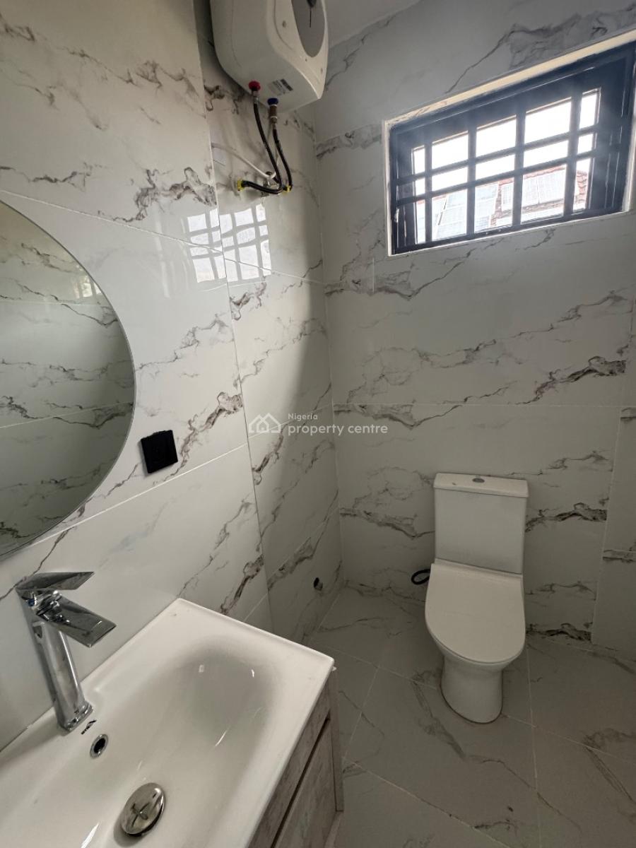 a Brand New Serviced 3 Bedroom Duplex with a Bq in Lekki 1., Lekki Phase 1., Lekki Phase 1, Lekki, Lagos, Terraced Duplex for Rent