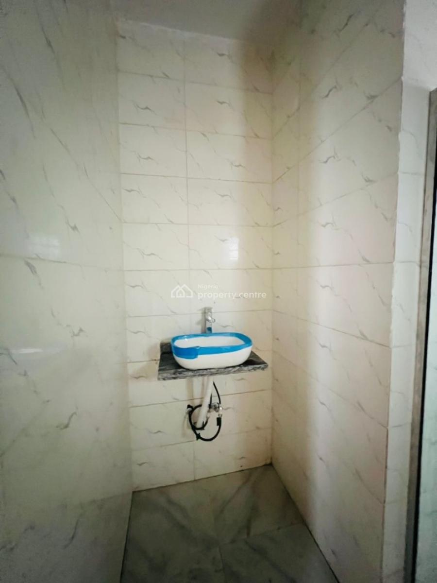 2bedroom Apartment, Ologolo, Lekki, Lagos, Flat / Apartment for Sale