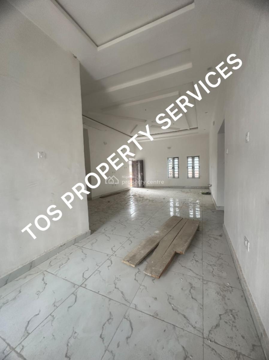 Massively Spacious 2 Bedroom Flat ( Upstairs), Sabo-alagomeji, Yaba, Alagomeji, Yaba, Lagos, Flat / Apartment for Rent