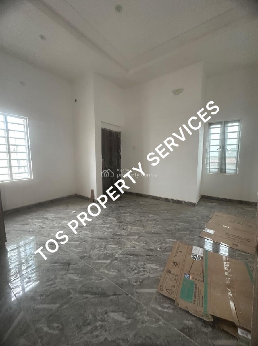 Massively Spacious 2 Bedroom Flat ( Upstairs), Sabo-alagomeji, Yaba, Alagomeji, Yaba, Lagos, Flat / Apartment for Rent