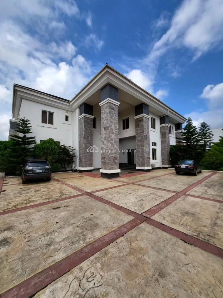 Luxurious Mansion of 8bedrooms and 5 Livings Guest Room., Guzape District, Abuja, Detached Duplex for Sale