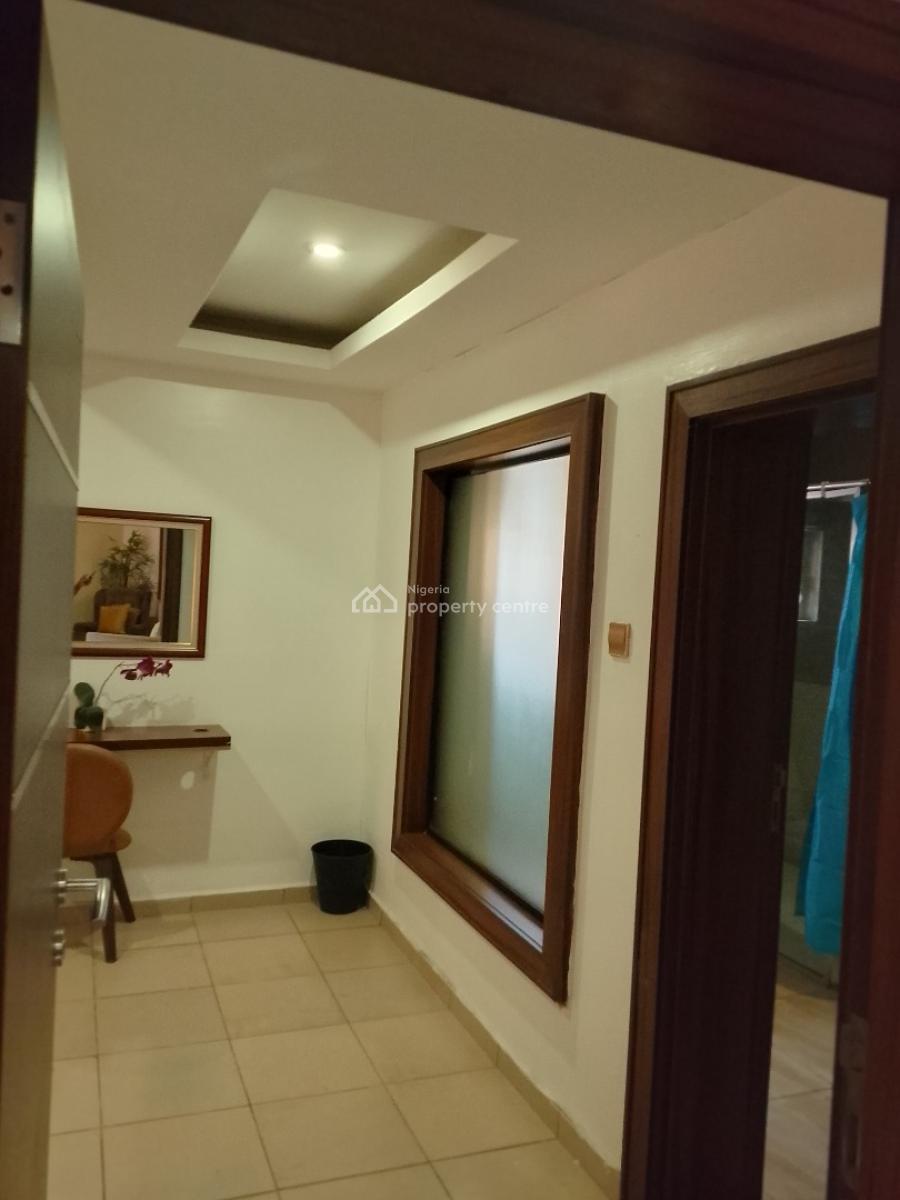 Luxurious Two Bedroom Apartment, Mambolo Street, Zone 2, Wuse, Abuja, Flat / Apartment Short Let