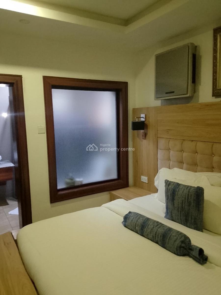 Luxurious Two Bedroom Apartment, Mambolo Street, Zone 2, Wuse, Abuja, Flat / Apartment Short Let