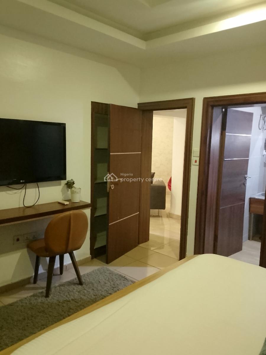 Luxurious Two Bedroom Apartment, Mambolo Street, Zone 2, Wuse, Abuja, Flat / Apartment Short Let