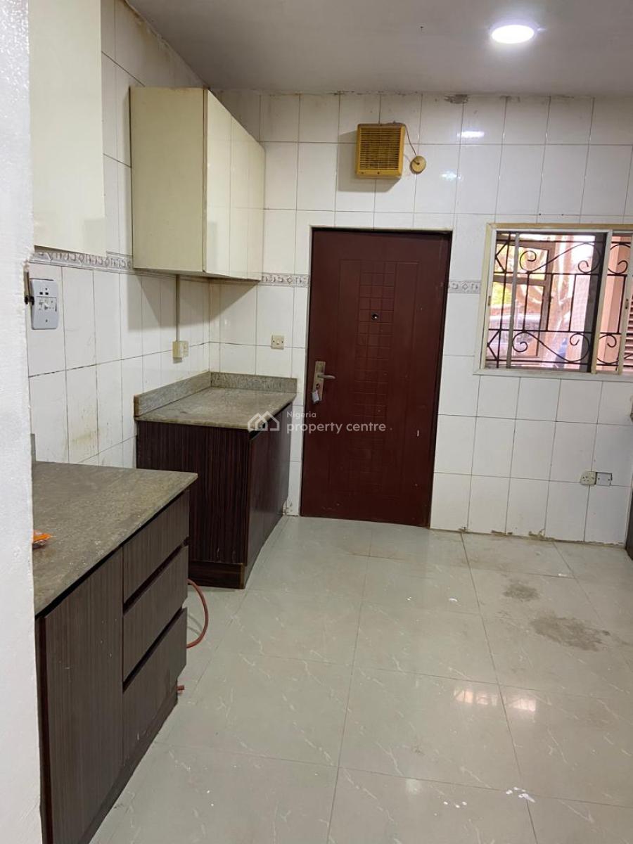 4- Bedroom Townhouse with 1- Room Bq Within a Well Maintained and Serv, Market Road, Oniru, Victoria Island Extension, Oniru, Victoria Island (vi), Lagos, House for Sale