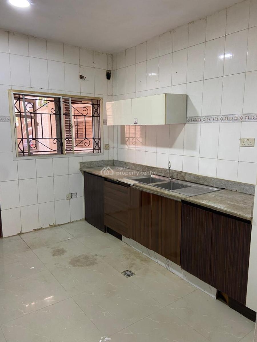 4- Bedroom Townhouse with 1- Room Bq Within a Well Maintained and Serv, Market Road, Oniru, Victoria Island Extension, Oniru, Victoria Island (vi), Lagos, House for Sale
