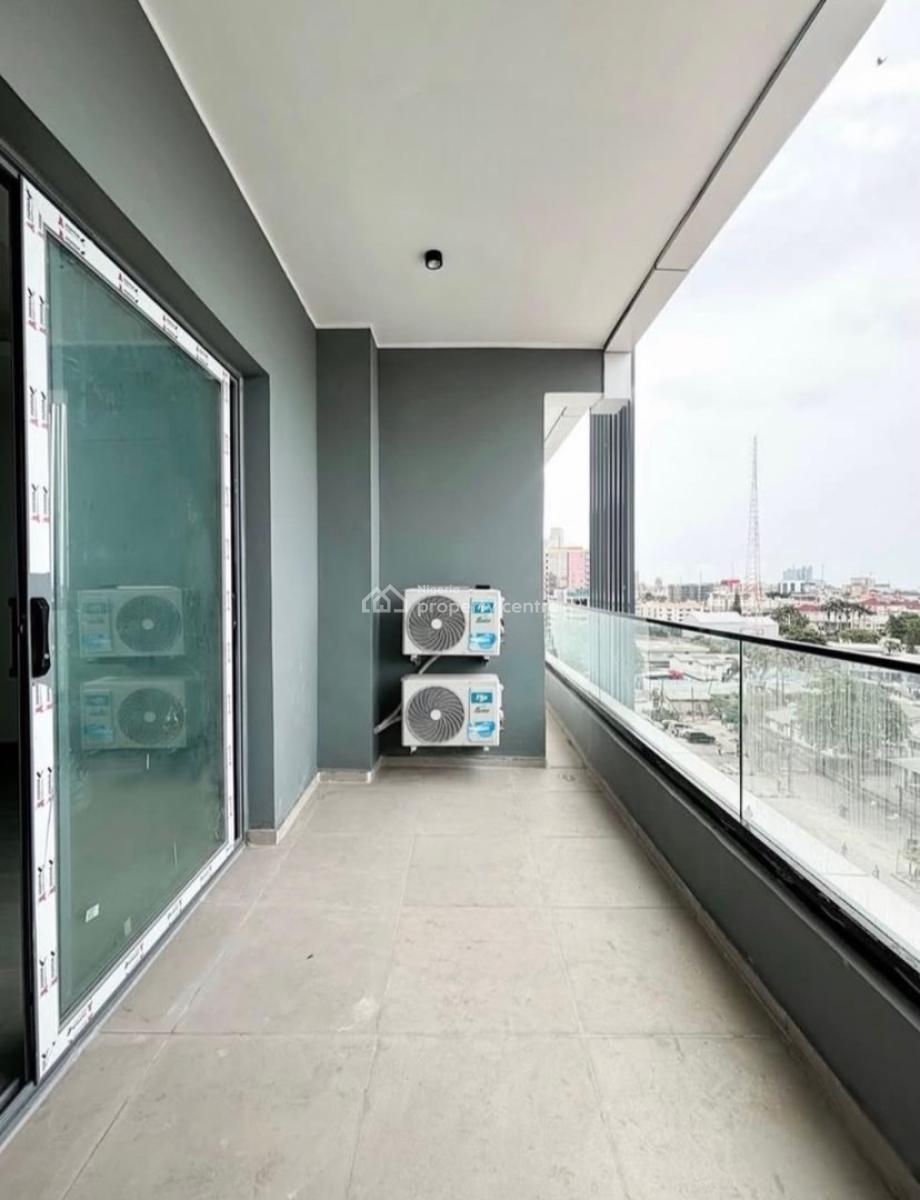 Spacious 2 Bedroom Apartment with Pool, Victoria Island (vi), Lagos, Flat / Apartment for Rent