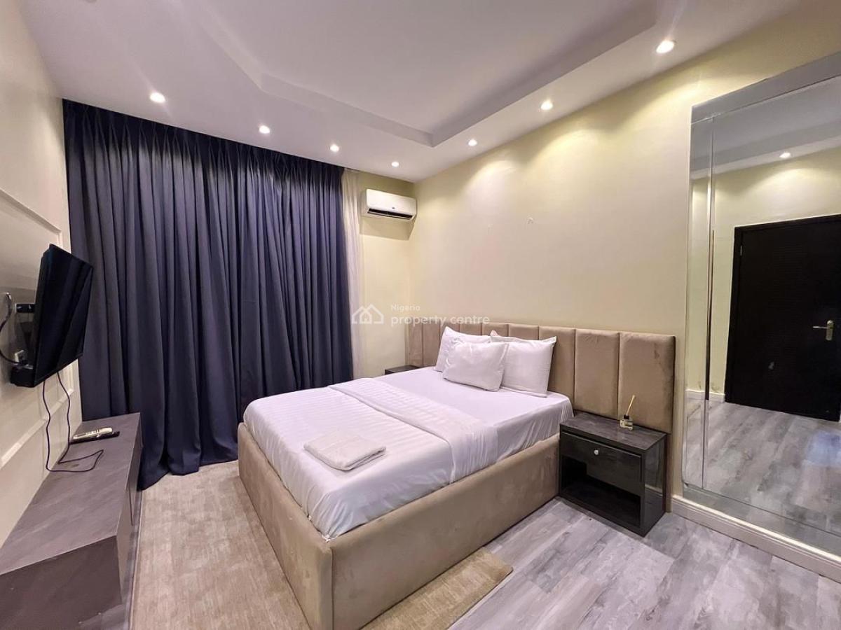 Luxury Three Bedroom with Swimming Pool and Ps5, Lekki Phase 1, Lekki, Lagos, Flat / Apartment Short Let