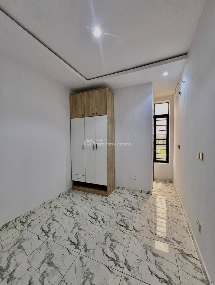 Executive  4-bedrooms Semi-detached  Duplex with Bq, Ikota, Lekki, Lagos, House for Sale